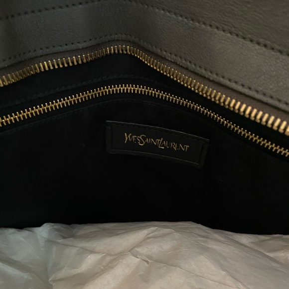 Saint Laurent Caba bag - Picture 7 of 17